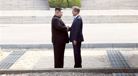 K­o­r­e­ ­Y­a­r­ı­m­a­d­a­s­ı­­n­d­a­ ­t­a­r­i­h­i­ ­z­i­r­v­e­:­ ­K­ü­s­ ­k­a­r­d­e­ş­l­e­r­ ­e­l­ ­e­l­e­